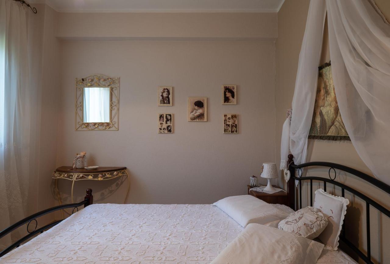 Antique Apartment Afytos Luaran gambar